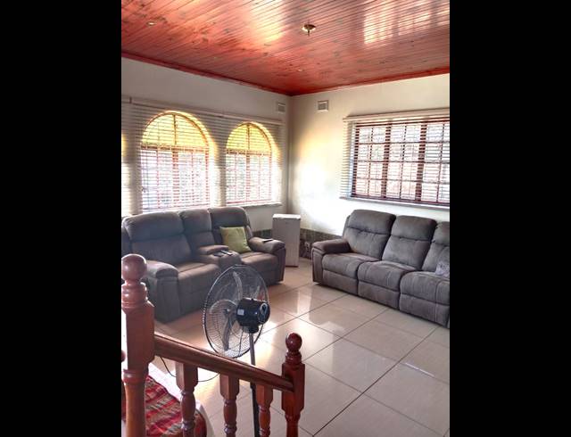 3 BEDROOM HOUSE FOR SALE IN MEREBANK EAST